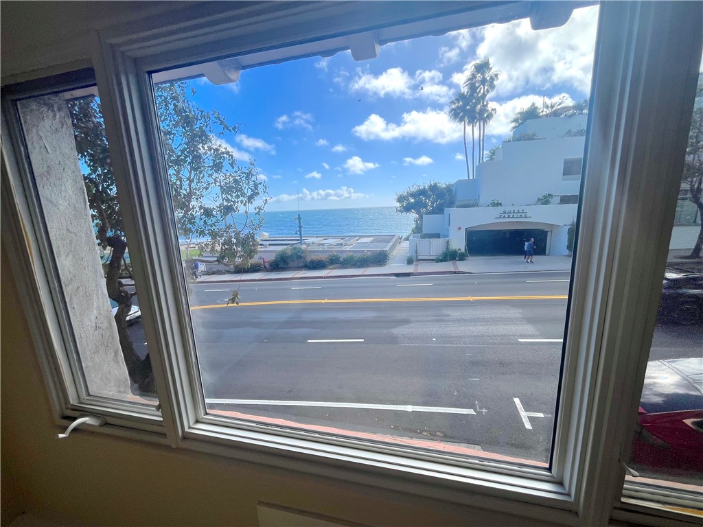 212 N Coast Highway 5