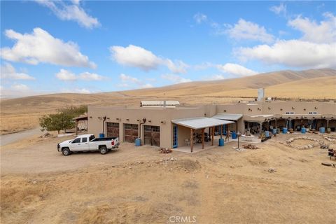 A home in Arvin