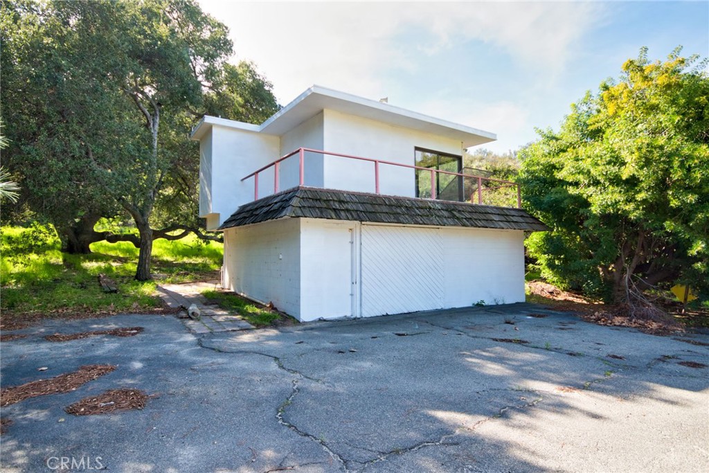 Photo 10 of 50 of 39100 Pauba Road house