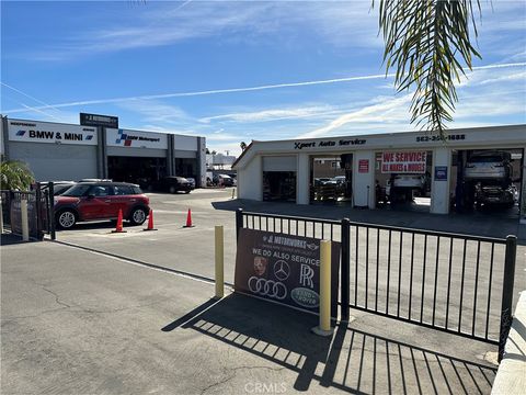 420 400 E Whittier Boulevard La Habra CA 90631