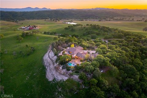 Photo of 76525 Interlake Road, Bradley, CA 93426 (MLS # NS25046632)