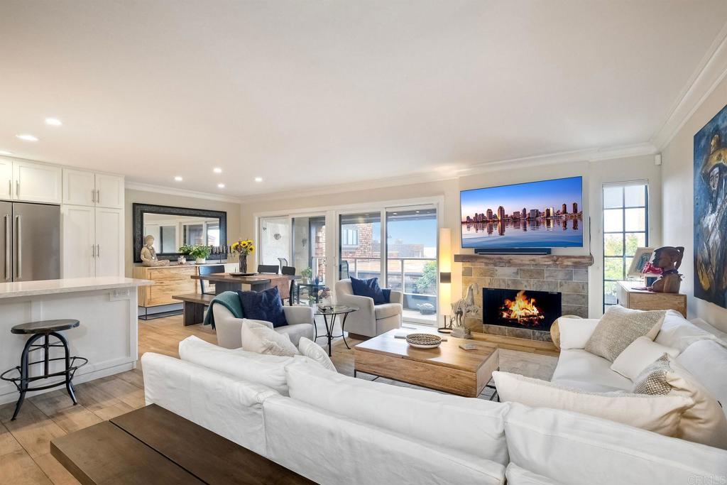 2225 Del Mar Scenic Parkway