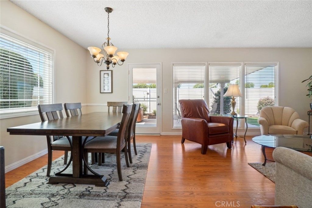 listing image 130721133482793756501