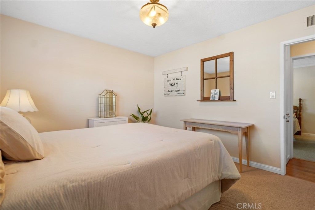 listing image 130725124139015903720