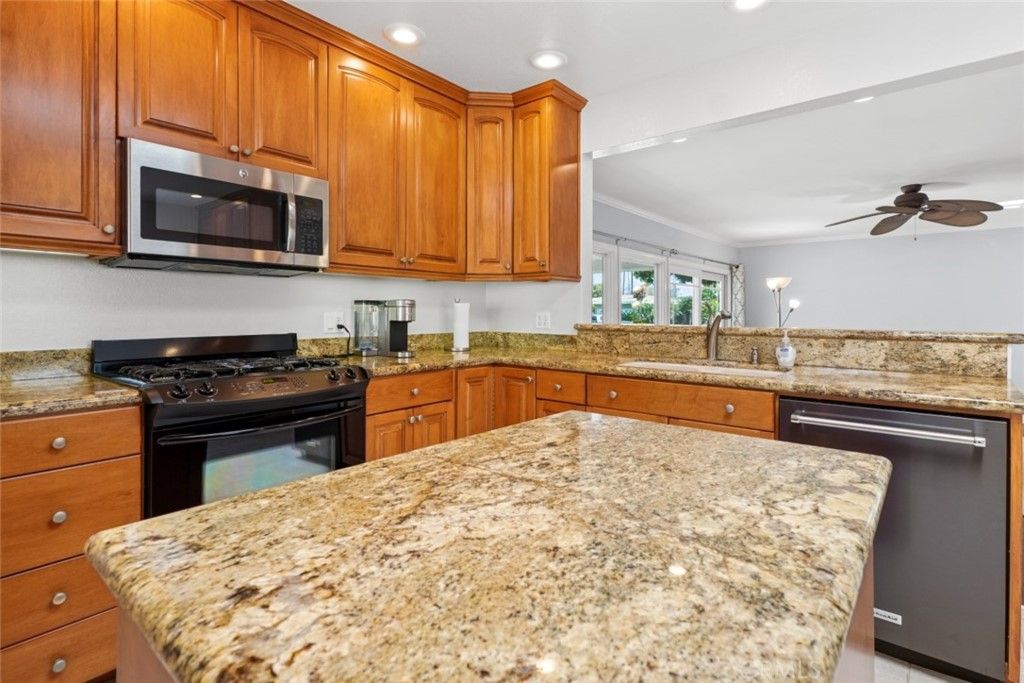 listing image 130729090347263818071