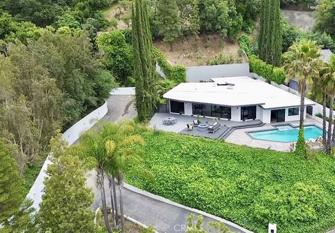 A home in Studio City