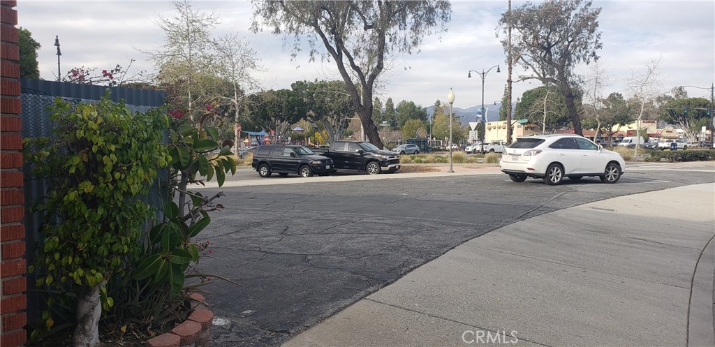 Ramona Blvd.