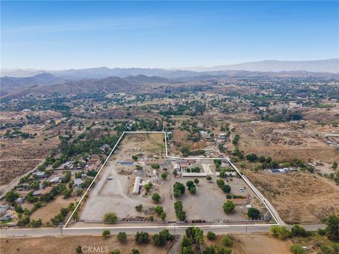 21871 Richard Street Perris CA 92570