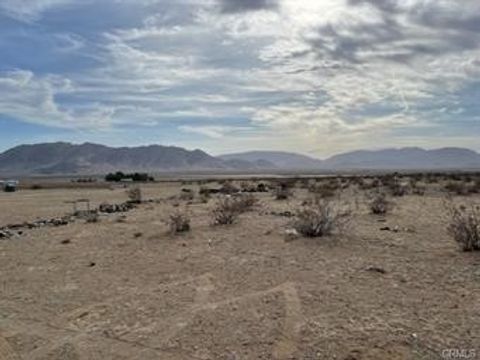 Photo of 0 Rodeo Road, Lucerne Valley, CA 92356 (MLS # SW25054465)