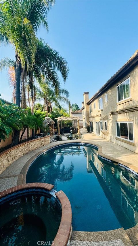 A home in North Tustin