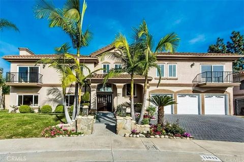 A home in North Tustin