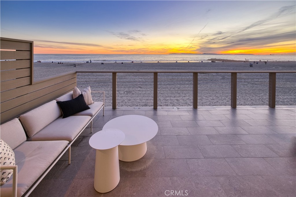 ,Oceanfront - Residential