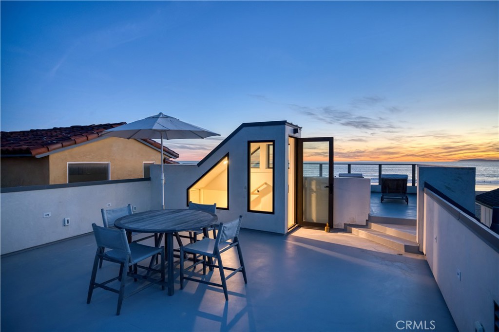 ,Oceanfront - Residential