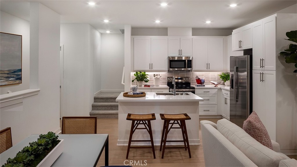 6111 Victoria Way 102