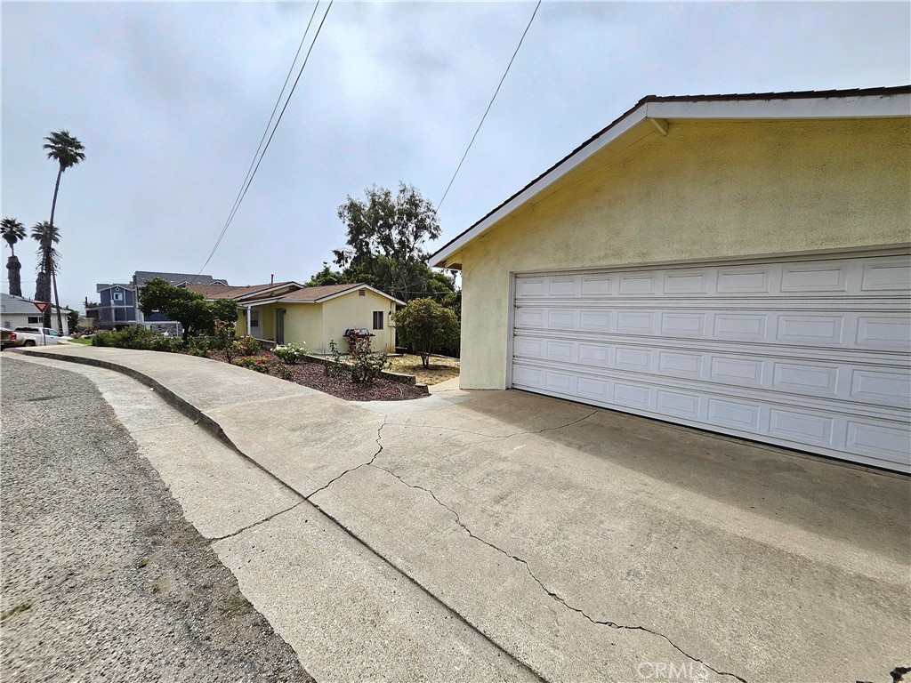 477 Hinds Avenue