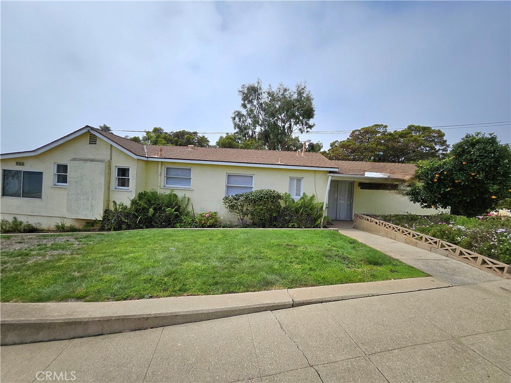 477 Hinds Avenue