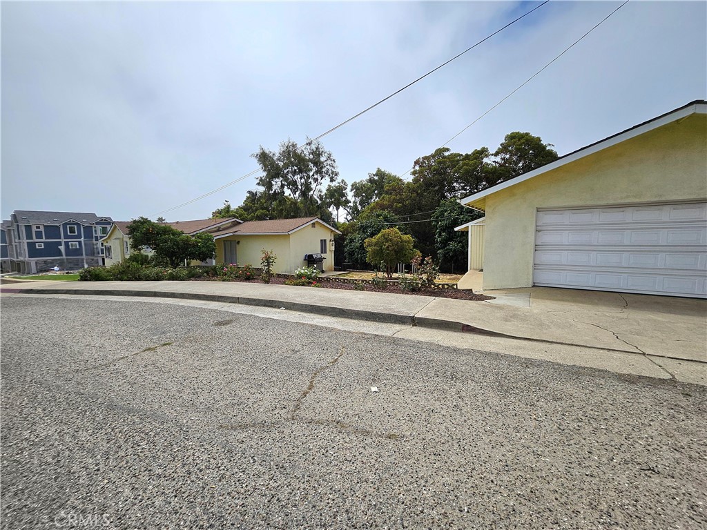 477 Hinds Avenue