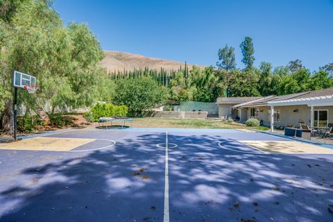 A home in Hidden Hills