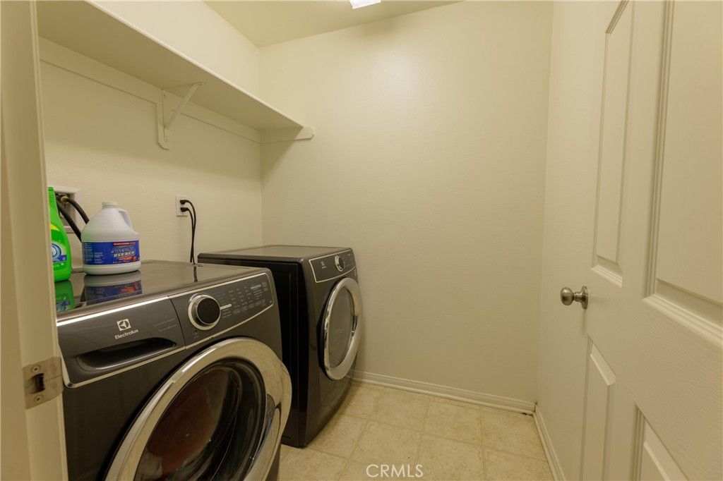 listing image 130724519545921147215