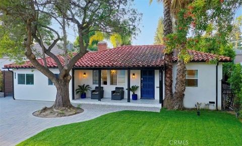 Photo of 3763 Lankershim Boulevard, Studio City, CA 90068 (MLS # SR23114726)
