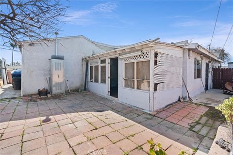 A home in La Mirada