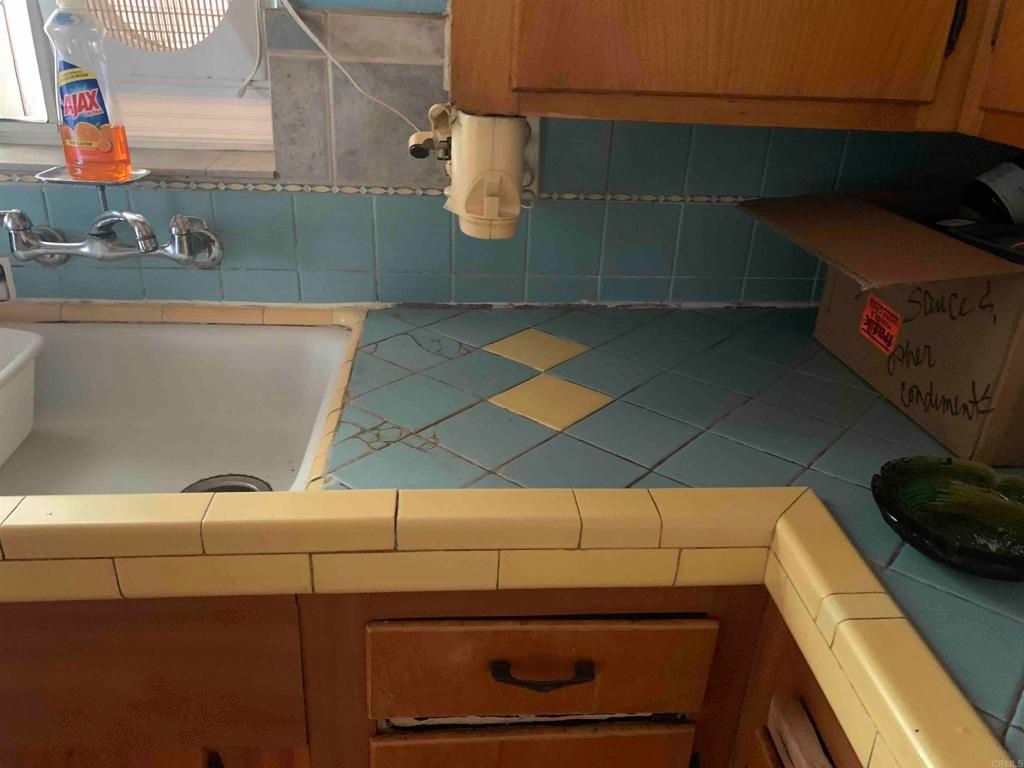 listing image 130727049045053211194