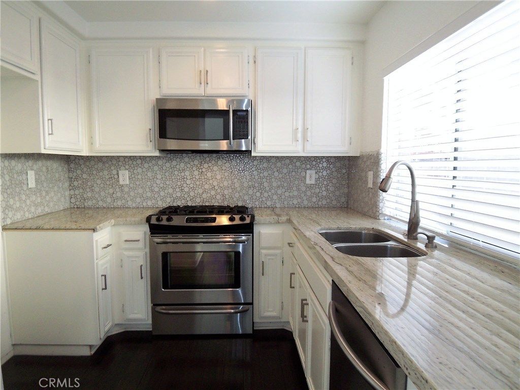 listing image 130720565476773540449