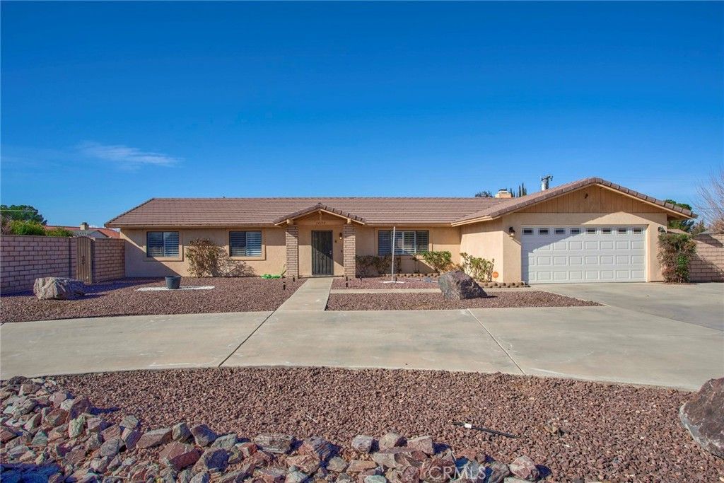 listing image 130722963262064381123