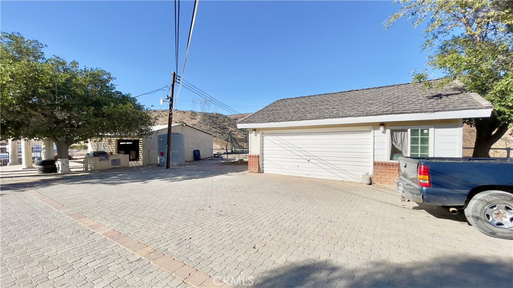 2215 Moonshadow Ranch Road
