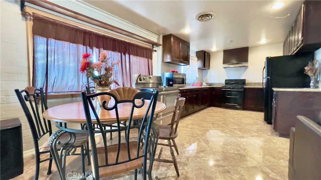 2215 Moonshadow Ranch Road