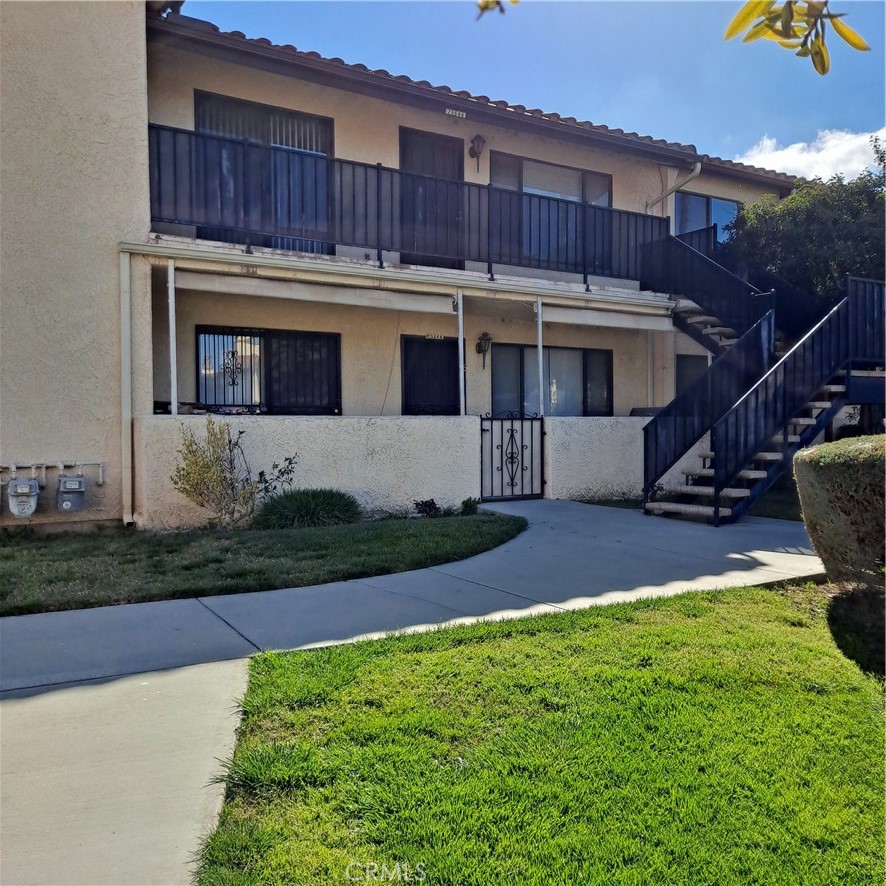 View Hemet, CA 92544 condo