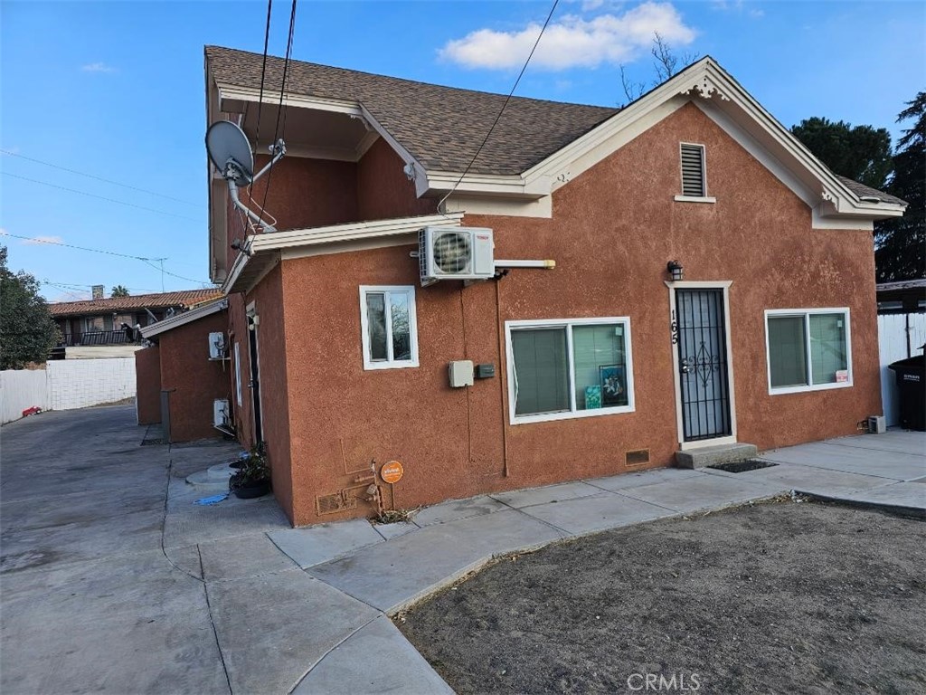 165 S Santa Fe Avenue