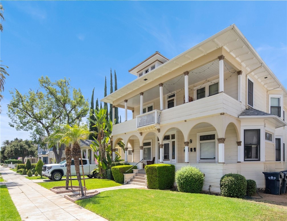 108 W Olive Avenue