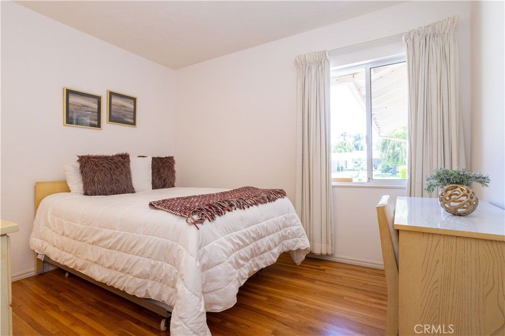 listing image 130722215354314647091