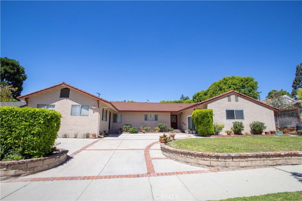 listing image 130722482550222353519