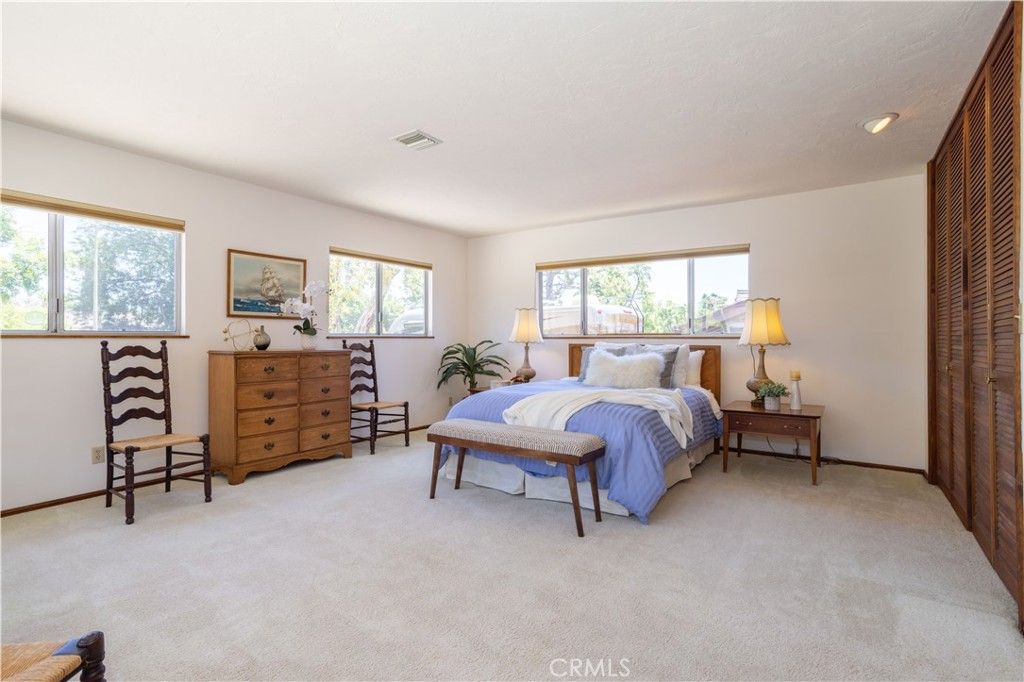 listing image 130724103241909699365