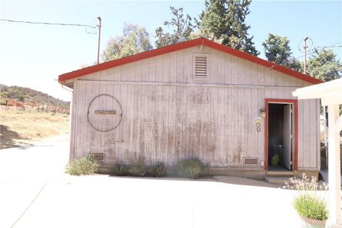 A home in Leona Valley