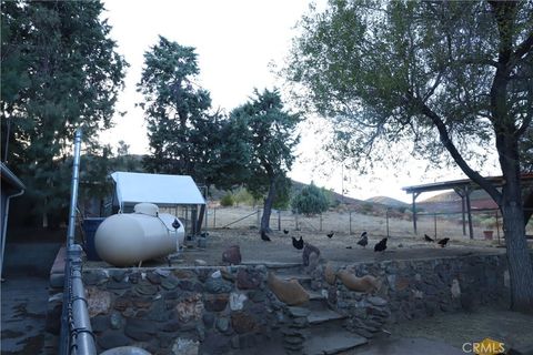 A home in Leona Valley