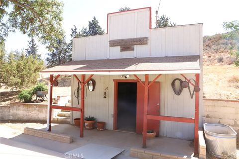 A home in Leona Valley