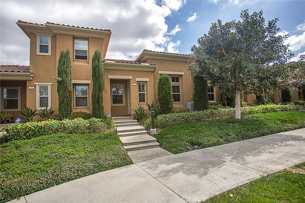 Exquisitely upgraded rare SINGLE STORY home in the heart of Woodbury with no one above or below you. From the beautiful cozy porch enter into this amazing one story floor plan boasting super high 11’ ceiling, with a SEPERATE grand next generation SUITE/CASITA. As you enter, you are greeted with an impressive, enormous bright great room, boasting fireplace and upgraded wood floors. Come explore your inner chef in the gourmet kitchen equipped with extensive granite counter space, stainless steel appliances, double oven, built in Microwave, grand center island, and pantry. The gorgeous private courtyard with fireplace is an entertainer’s dream.
There are extensive upgrades throughout, including recessed lighting, crown molding, plantation wood shutters, custom paint, ceiling fan, and indoor laundry room. Grand master bedroom offers walk-in closet and soaking tub. Enjoy oversized two car garages furnished with epoxy floors.
Enjoy the Woodbury community’s 9.5 acres Recreation center/multi purpose room at the Commons. Be entertained with Woodbury 7 resort style pools and spas, Fireplaces and barbecue areas, neighborhood gardens, sand volleyball, basketball courts, tennis court, sport courts and much more. Walk to Jeffrey open space trails and Woodbury Elementary School.