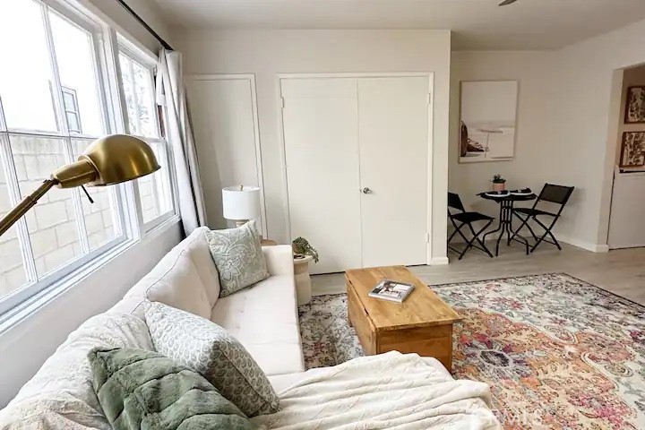 5267 E Ocean Boulevard 2