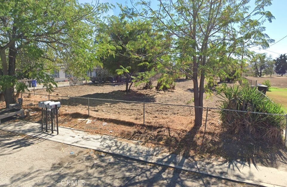 Photo 1 of 1 of 157 E Cluster Street land