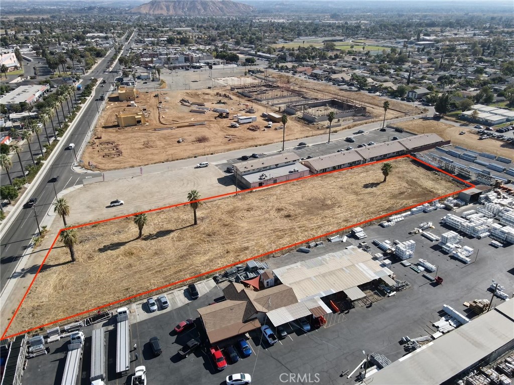 The commercial vacant land occupies around 85,378 square feet and is zoned for C-1 and C-P General Commercial use. This zoning permits a range of activities, such as automobile sales and rental, mini-warehouse and lumber yard operations, building material sales, truck sales and services, and trailer and boat storage, among other possibilities.