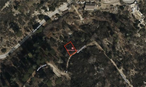 Photo of 658 Maple Drive, Lake Arrowhead, CA 92352 (MLS # DW23204024)