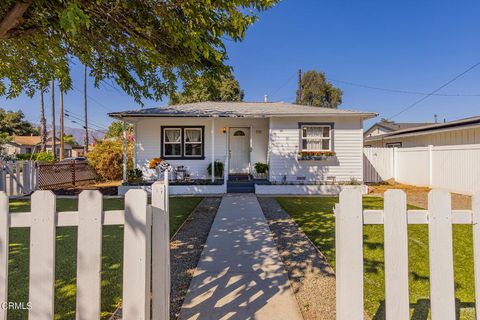 A home in Oak View