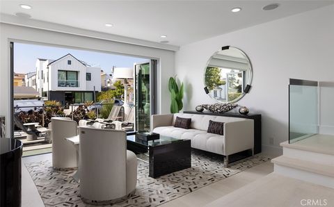 A home in Corona Del Mar