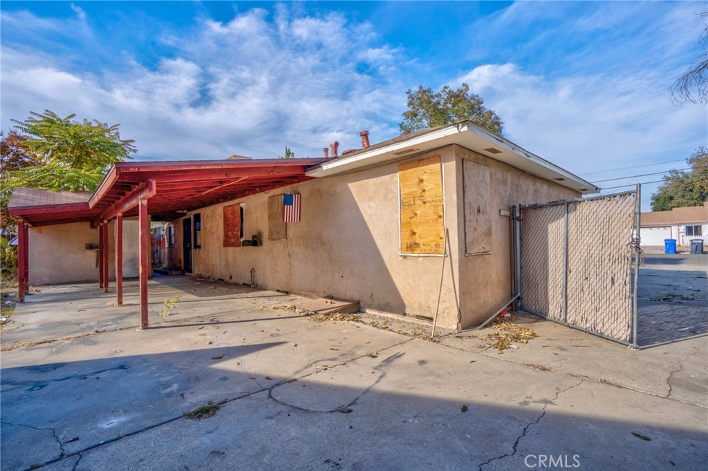 Photo 5 of 23 of 90 E Syracuse Avenue house