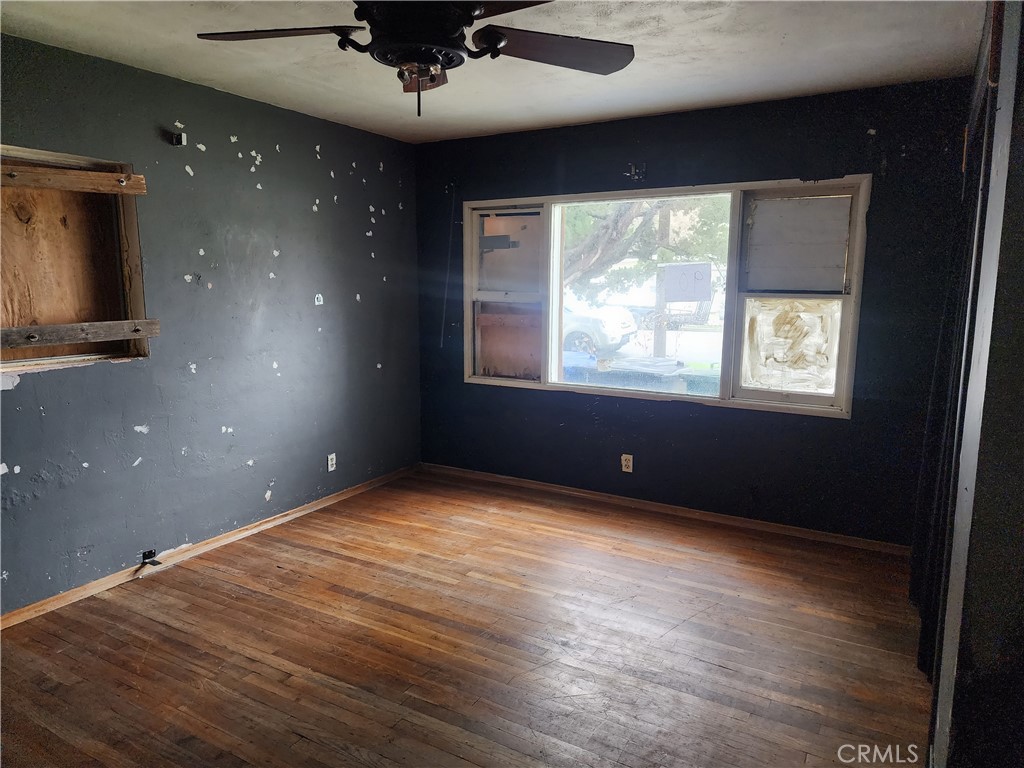 Photo 15 of 23 of 90 E Syracuse Avenue house