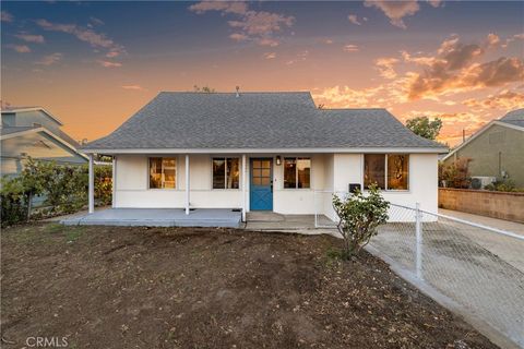 A home in La Mirada