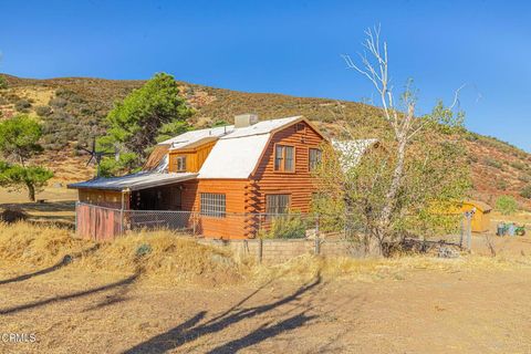 A home in Leona Valley